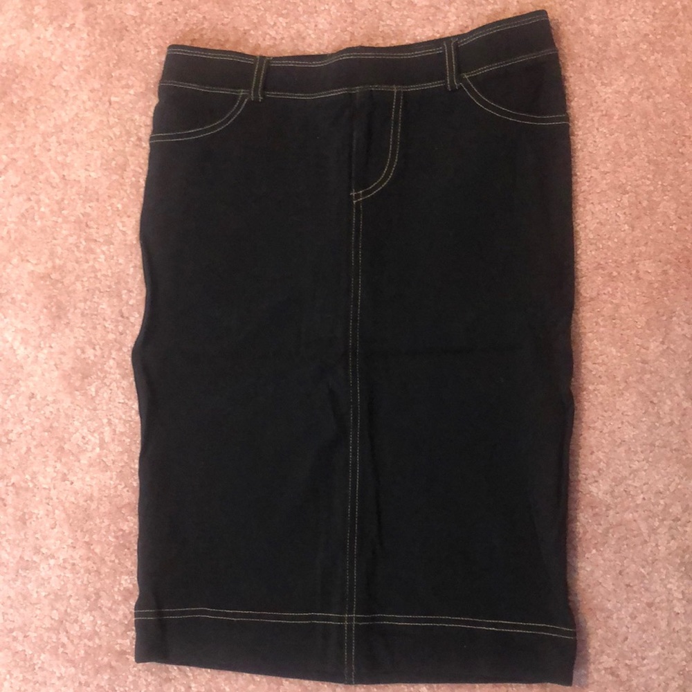 Black hardtail skirt